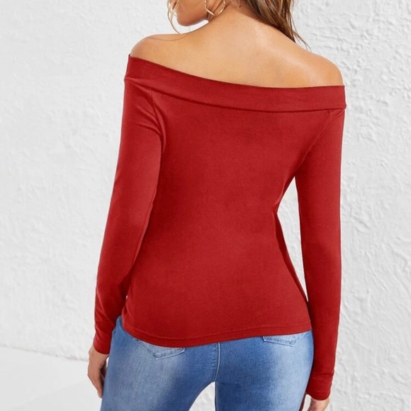 ❤️ SOLD NWOT Gorgeous offshoulder cutout front top - Picture 2 of 7